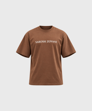Camiseta marrón con hombros caídos