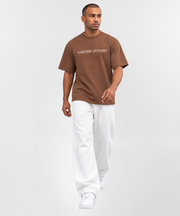Camiseta marrón con hombros caídos
